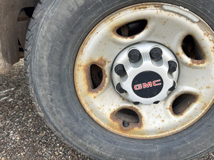 2008-gmc-3500-image-19