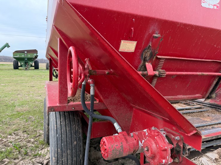 #41020-•-chandler-equipmen-17'-pull-type-spreader-image-19