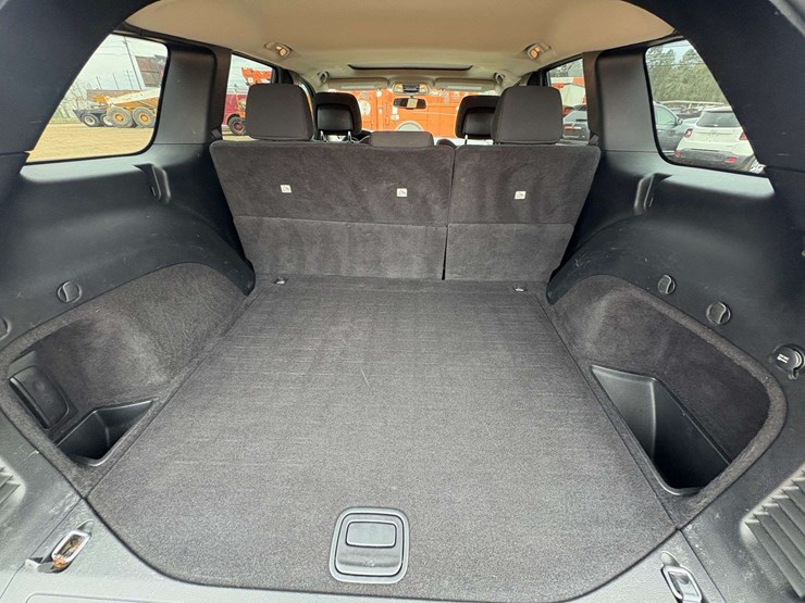 2012-jeep-grand-cherokee-image-19