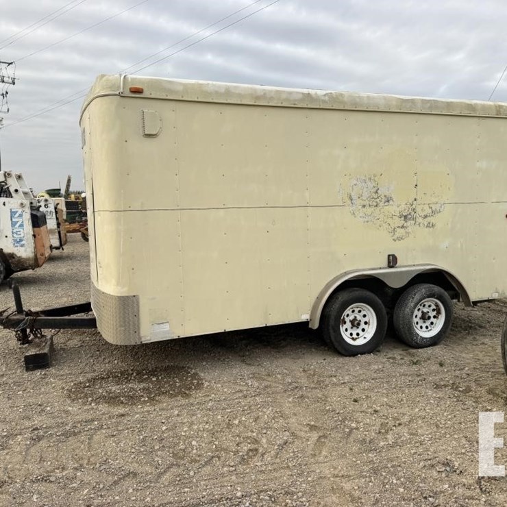 ENCLOSED TRAILER