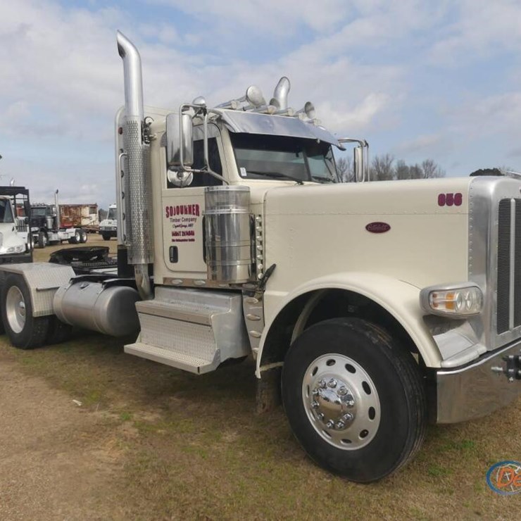 2019 PETERBILT 389