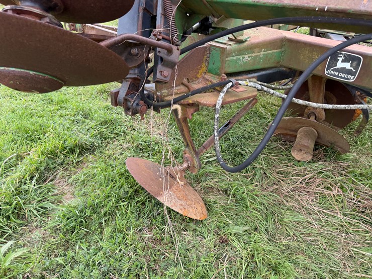 john-deere-630-image-24