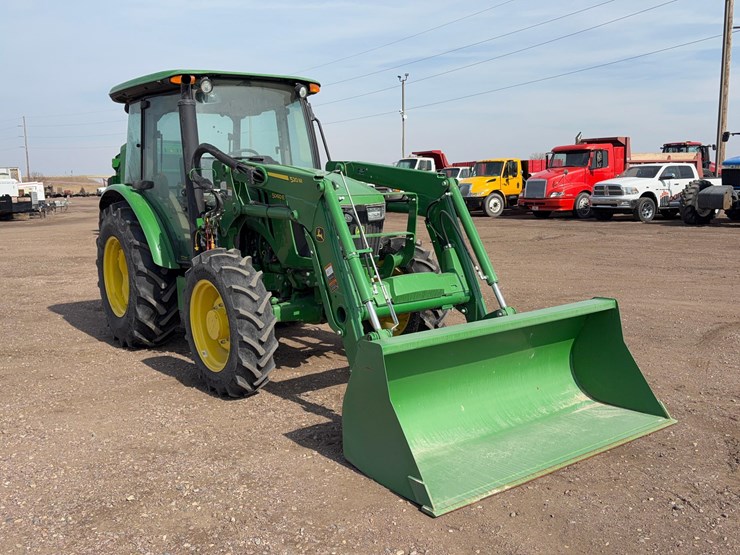2023-john-deere-5060e-image-2