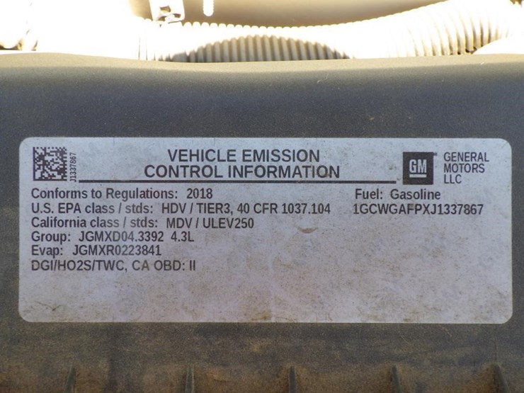 2018-chevrolet-express-2500-image-11