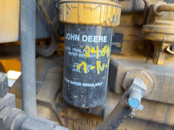 2011-deere-524k-image-17