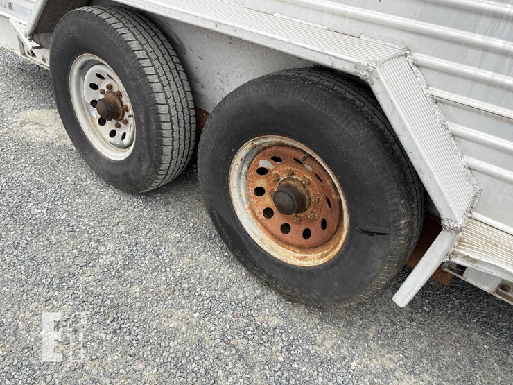 1995-featherlite-24-ft-image-4