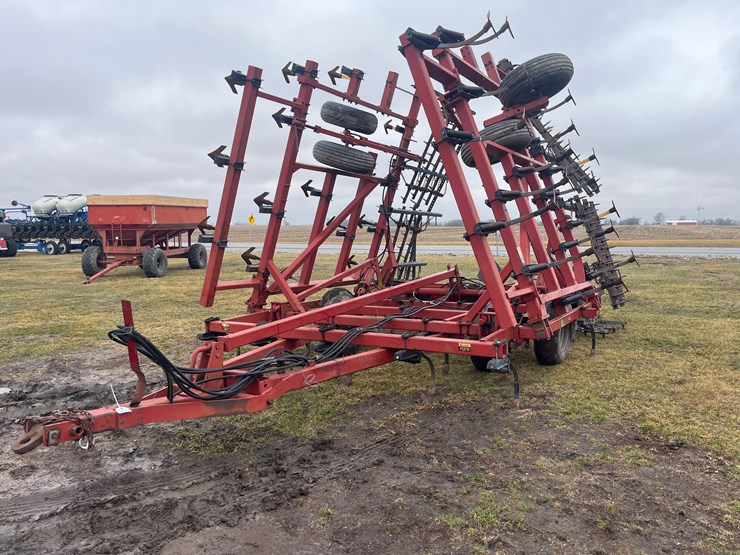case-ih-4300-image-1