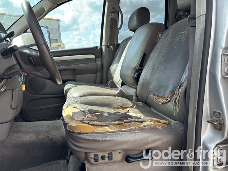 2004-dodge-ram-3500-image-43