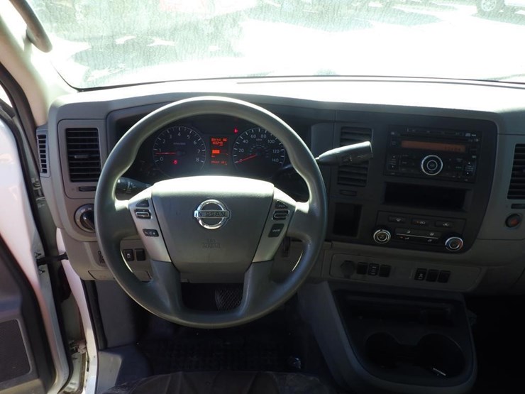 2017-nissan-nv2500-image-9