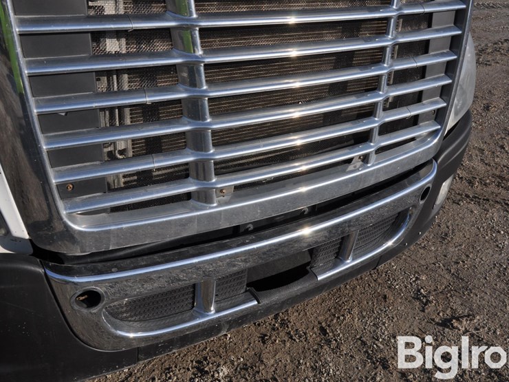 2016-freightliner-cascadia-125-image-17