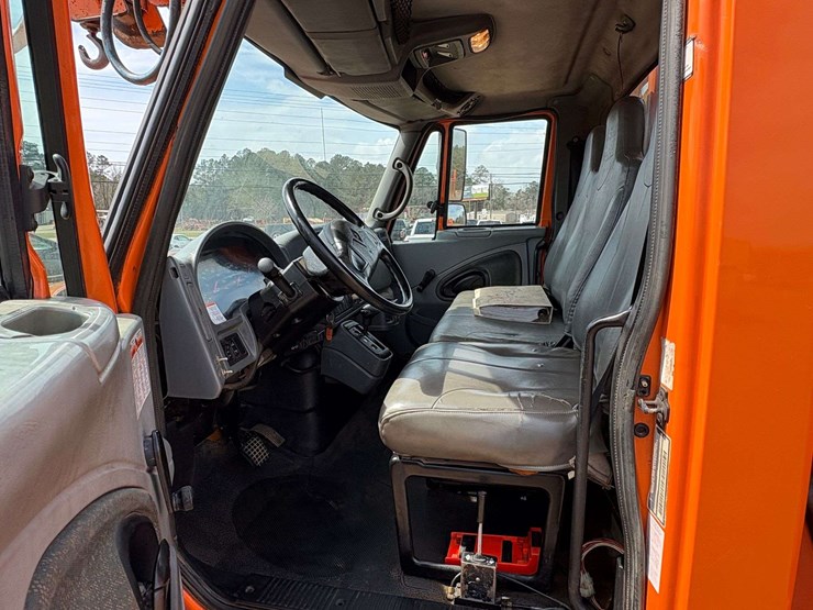 2004-international-durastar-4300-image-13