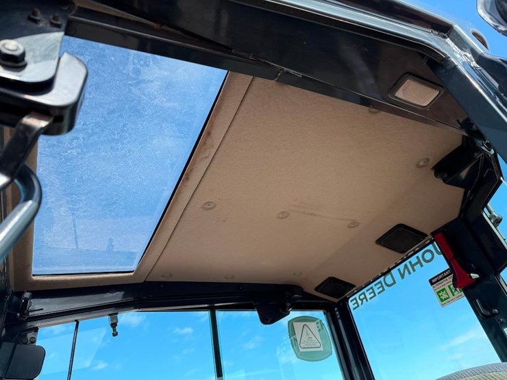 2021-deere-30g-image-45