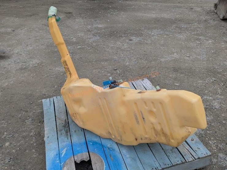 john-deere-323e-skid-steer-fuel-tank-image-6
