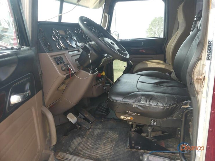 2012-peterbilt-389-image-14