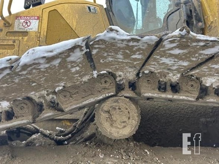 2017-komatsu-d61pxi-image-55