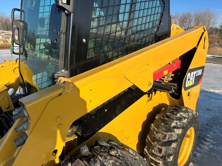 2018-caterpillar-236d-image-18