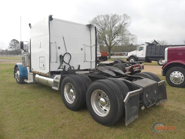 2004-peterbilt-379-image-3