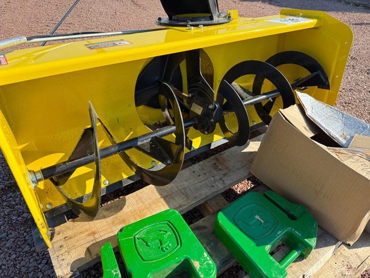 2022-john-deere-44-image-12