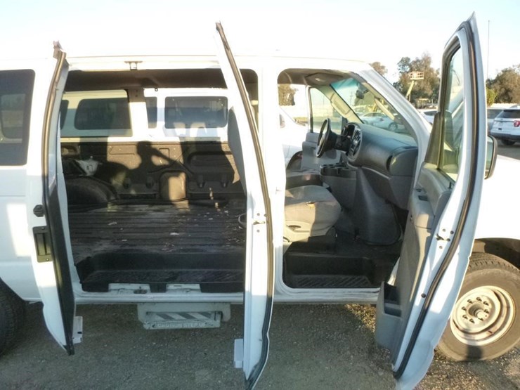 2008-ford-e350-image-13