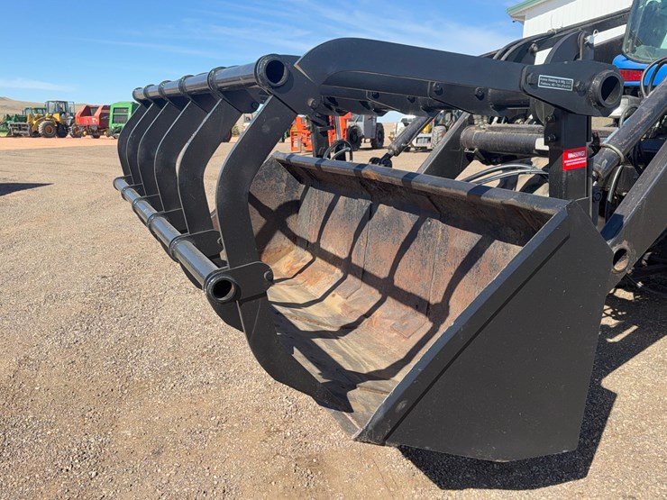 2007-new-holland-tv145-image-8