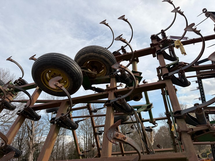 john-deere-38-image-32