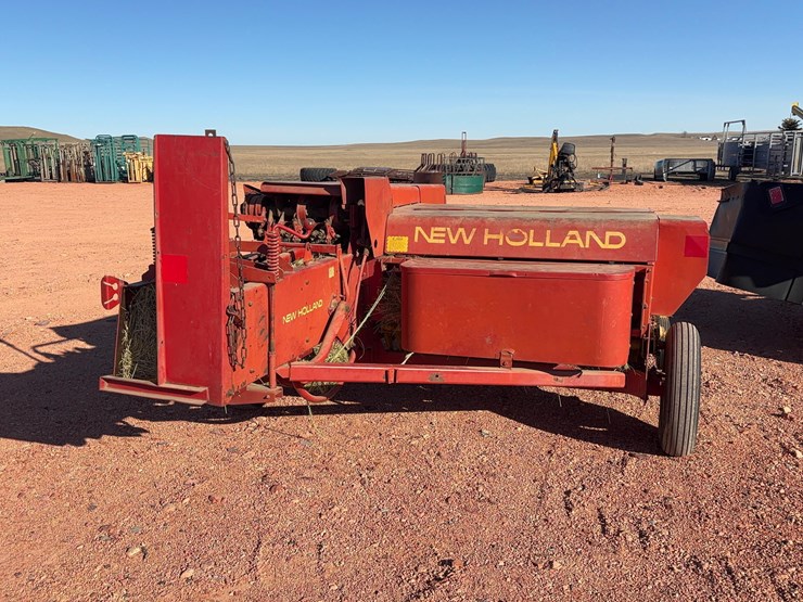 new-holland-275-image-4