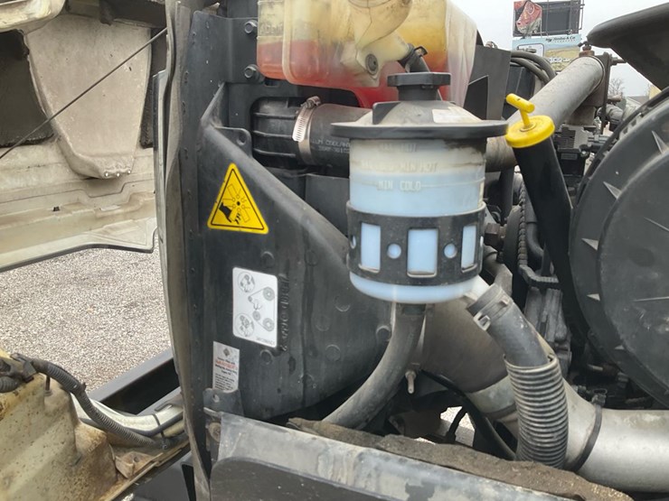 2014-international-7300-image-117