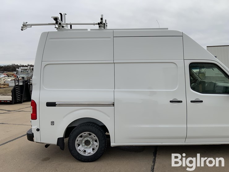 2017-nissan-nv2500-image-17