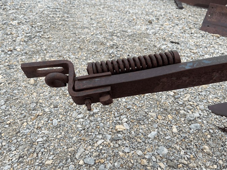 john-deere-l-left-hand-plow-image-15