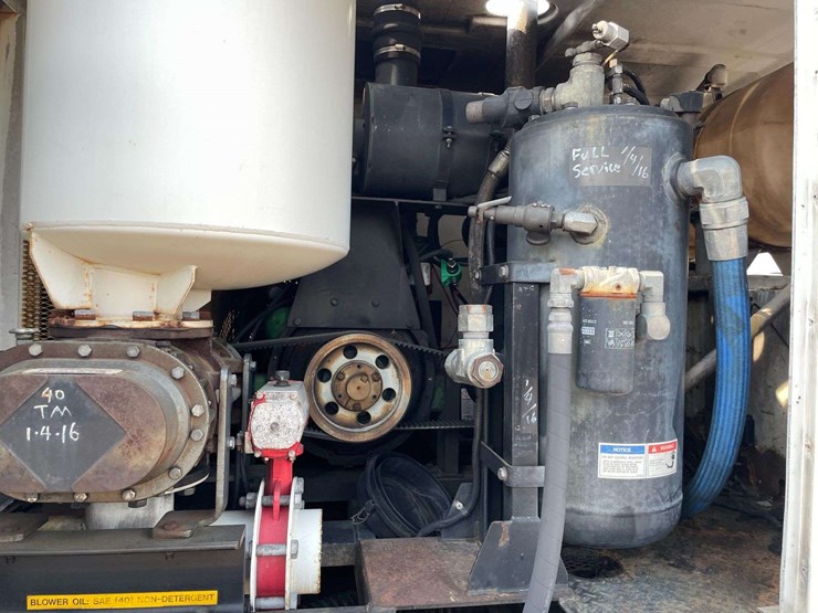 2001-ford-f650-image-16