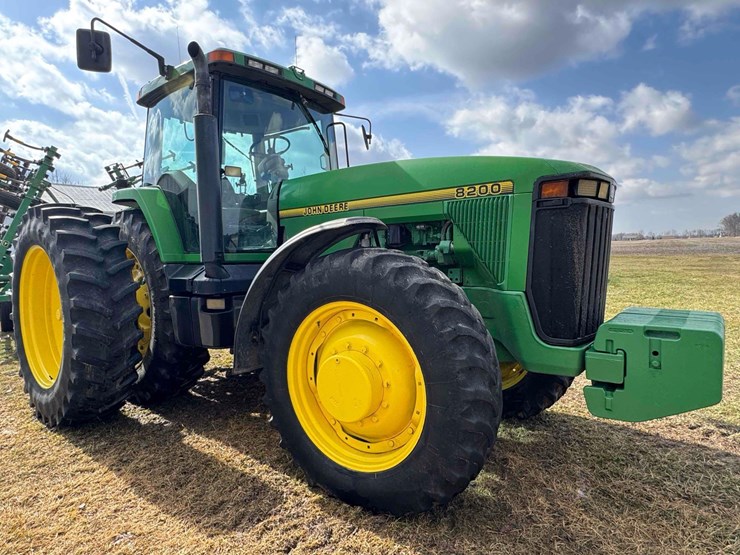 1995-john-deere-8200-image-16