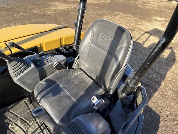 caterpillar-303.5-image-23
