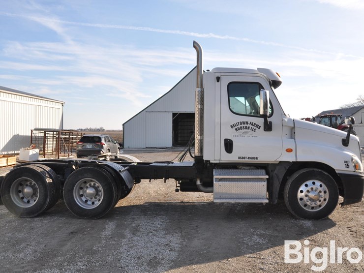 2016-freightliner-cascadia-125-image-4