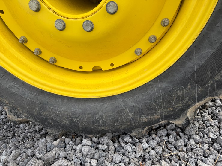 2023-john-deere-8r-310-image-7