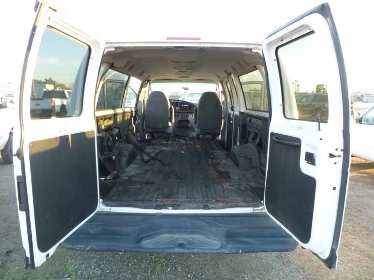 2008-ford-e350-image-17