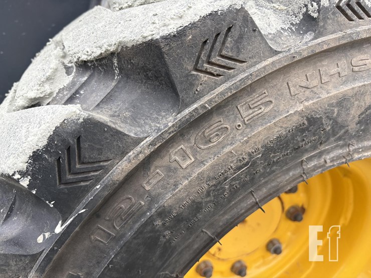 2015-deere-326e-image-6