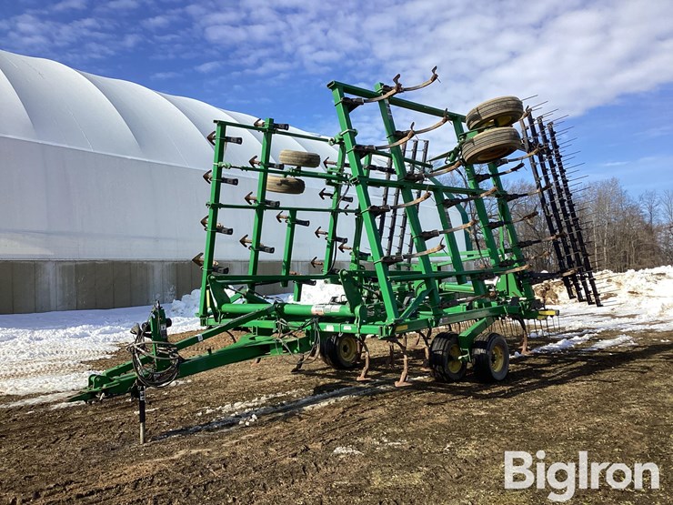 2012-john-deere-2210l-image-1