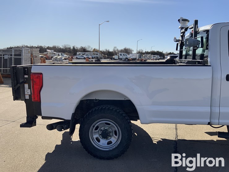 2017-ford-f350-image-16