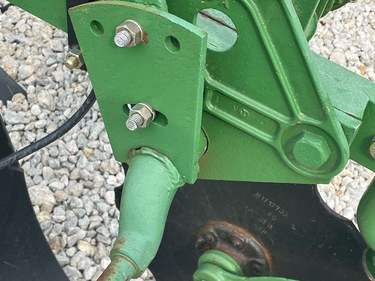 john-deere-412-image-22