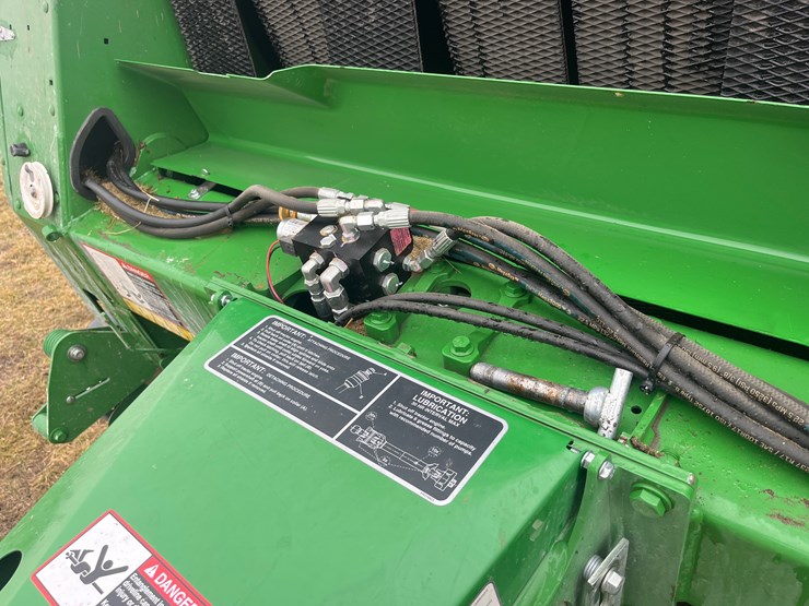 john-deere-560m-image-29