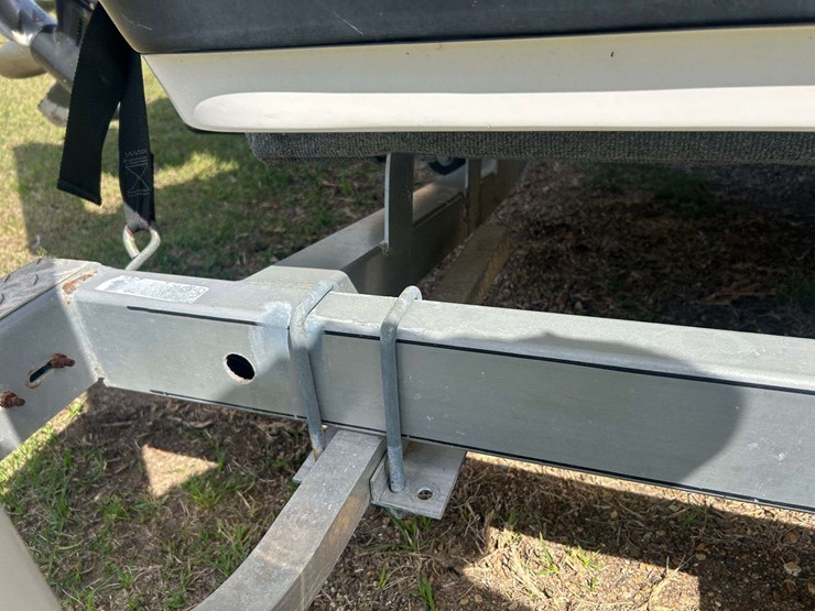 2006-mako-210cc-boat-250hp-mercury-image-32