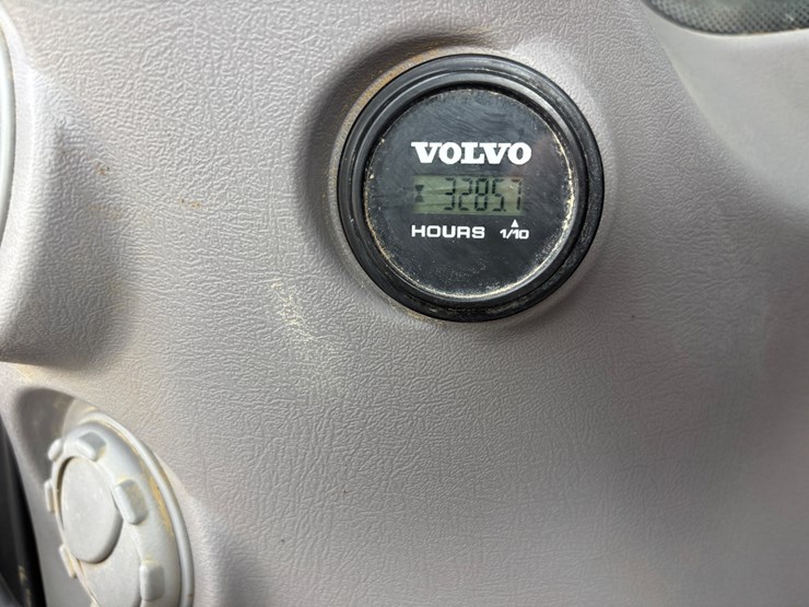 2022-volvo-ec220el-image-52