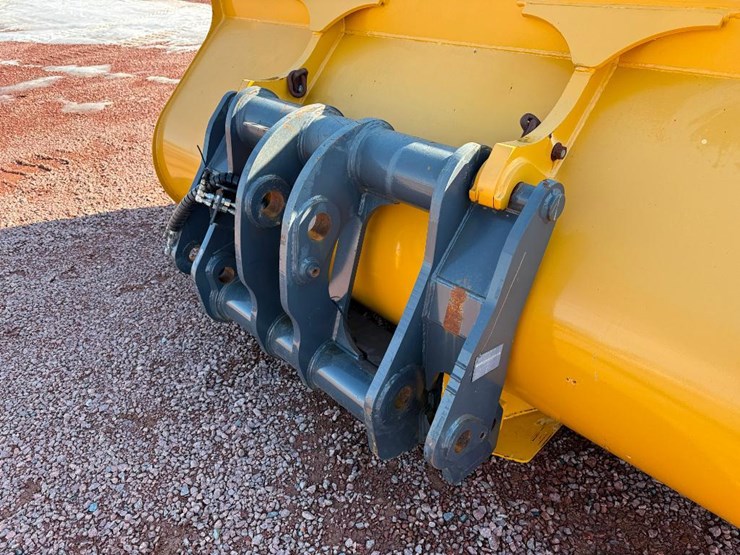 #413-•-lot-413-image-12