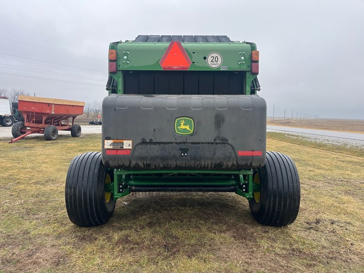 john-deere-560m-image-6