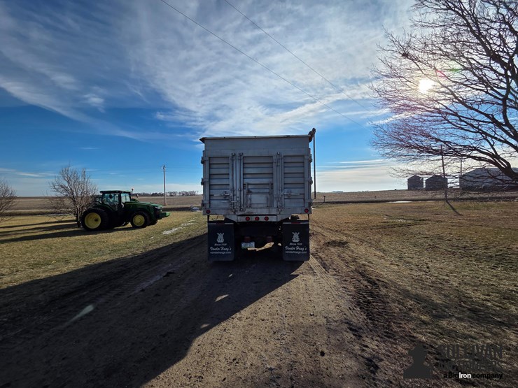 1994-international-8100-image-6