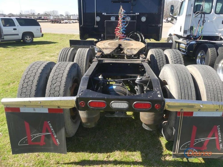 2022-peterbilt-389-image-7