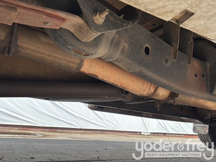 2004-dodge-ram-3500-image-24