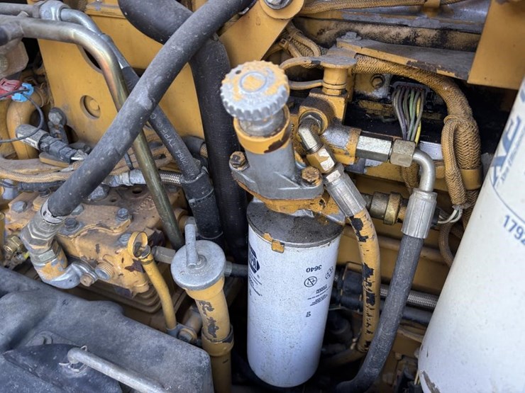 caterpillar-143h-image-59