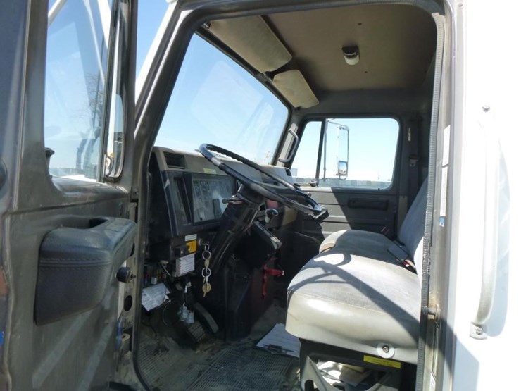 1995-international-4700-image-6