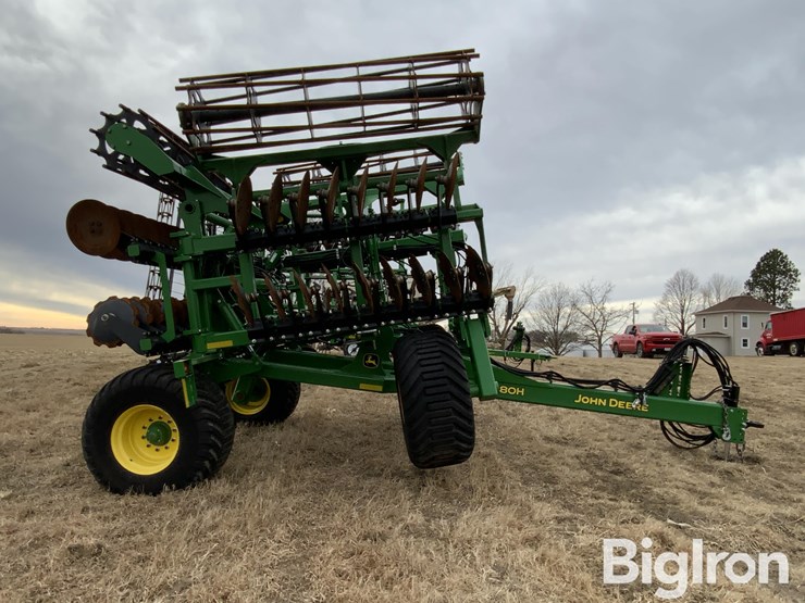 2023-john-deere-2680h-image-4